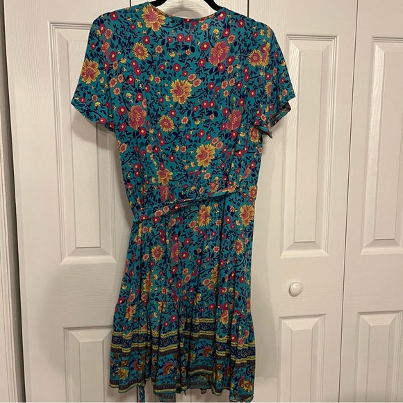 True wrap dress with ruffle hem - Picture 2 of 6